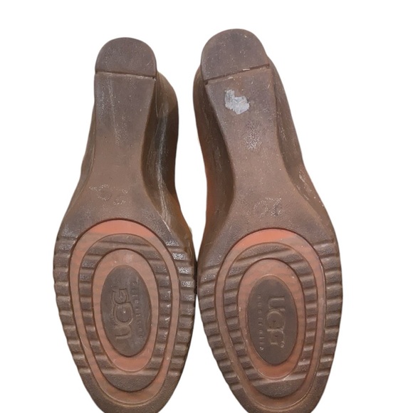 UGG® AUSTRALIA LEONA 1944 PALE
CREAM WEDGE BOOTS SIZE 12 - Picture 13 of 13